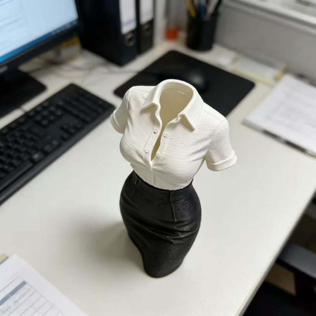 3D-geprinte sexy kantoor dame  - 3D Printing Pot recensie en prijs